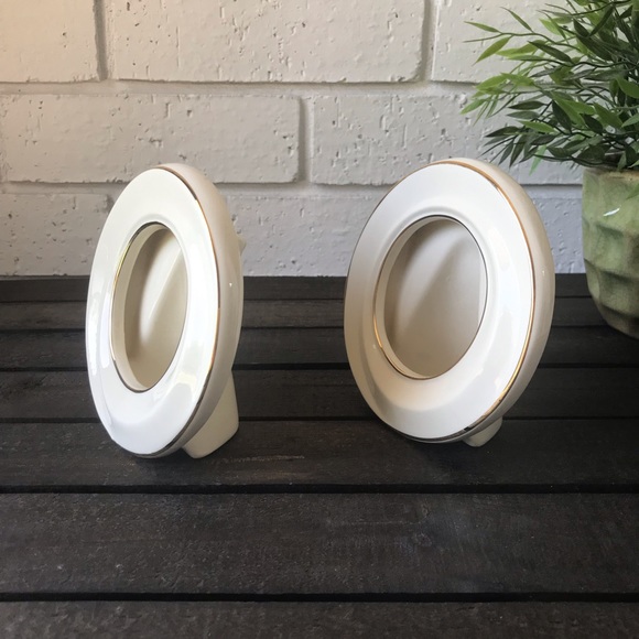 Lenox Ivory Fine China 5” Round Picture Frame Gold Trim - Picture 2 of 11